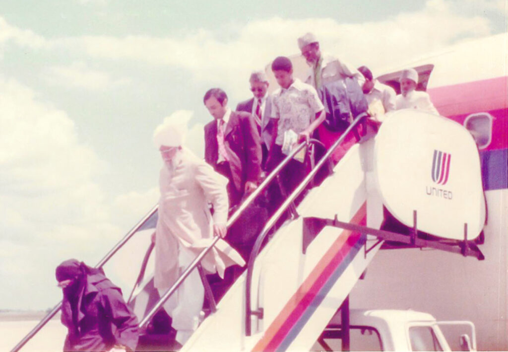 Hazrat Khalifatul Masih III arrives in Washington, DC